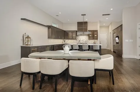10 Kingscote Way The Woodlands TX 77382