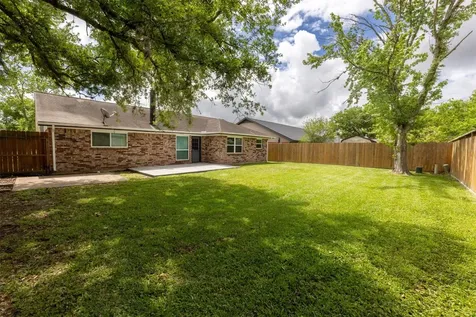 4326 Townes Forest Road Friendswood TX 77546