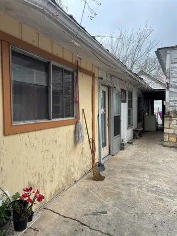 725 Swigert Avenue Kerrville TX 78028