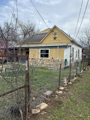 725 Swigert Avenue Kerrville TX 78028