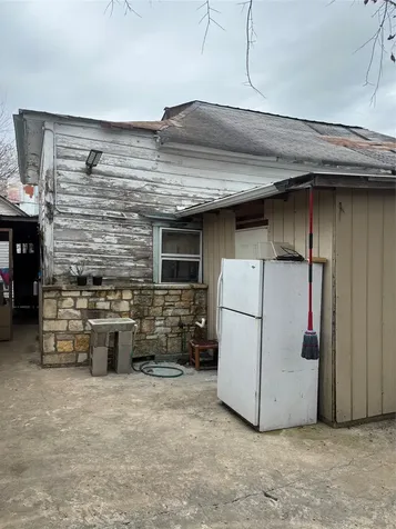725 Swigert Avenue Kerrville TX 78028