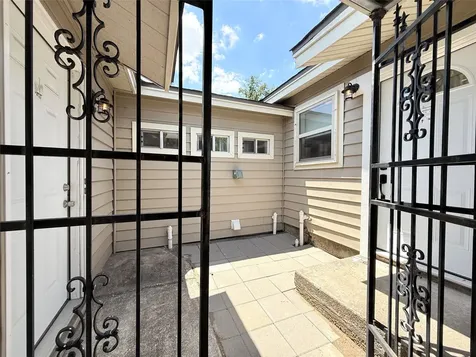 1922 Tabor Street Houston TX 77009