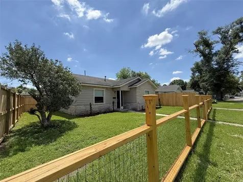 1922 Tabor Street Houston TX 77009
