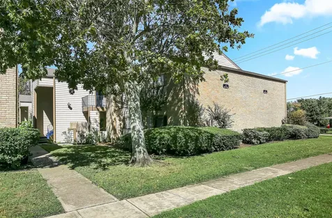 7065 N Holiday Drive Galveston TX 77550