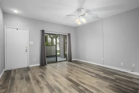7065 N Holiday Drive Galveston TX 77550