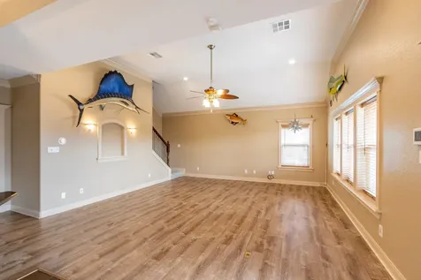391 Ling Street Bayou Vista TX 77563