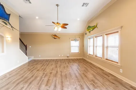 391 Ling Street Bayou Vista TX 77563