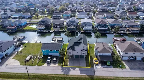 391 Ling Street Bayou Vista TX 77563