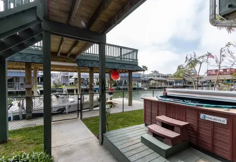 391 Ling Street Bayou Vista TX 77563