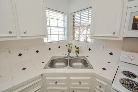 516 Birdsong Drive League City TX 77573