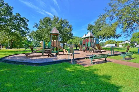 516 Birdsong Drive League City TX 77573