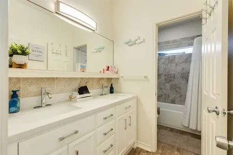 4405 Antigua Galveston TX 77554
