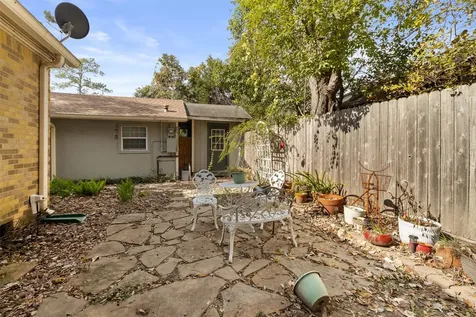 205 Jephson Drive Alvin TX 77511