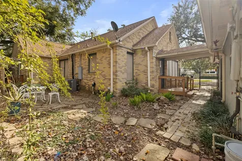 205 Jephson Drive Alvin TX 77511