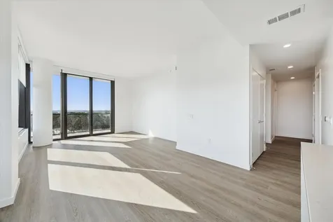 1 Riva Row 1018 The Woodlands TX 77380