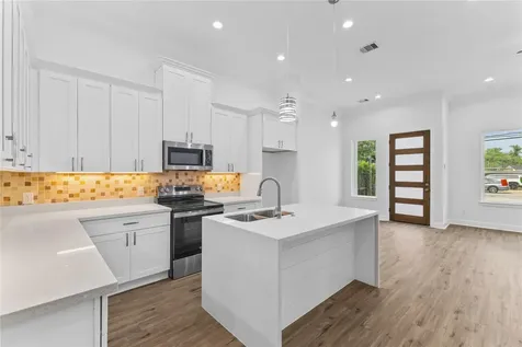 7805 Farnsworth Street B Houston TX 77022