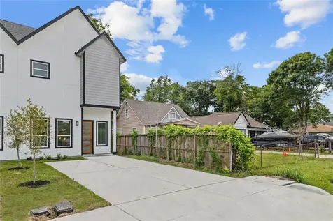7805 Farnsworth Street B Houston TX 77022
