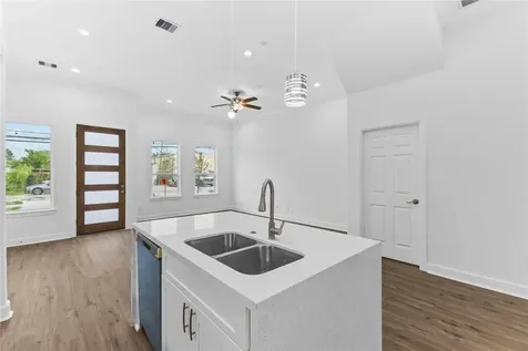 7805 Farnsworth Street B Houston TX 77022
