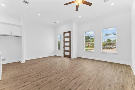 7805 Farnsworth Street B Houston TX 77022