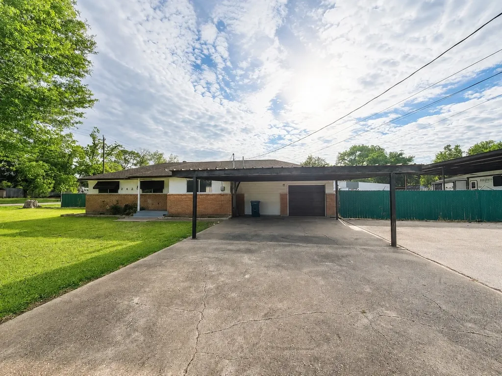 2426 Dupont Street Pasadena TX 77503