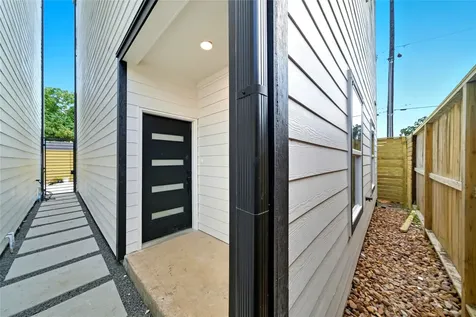 4749 Wilmington Street C Houston TX 77033