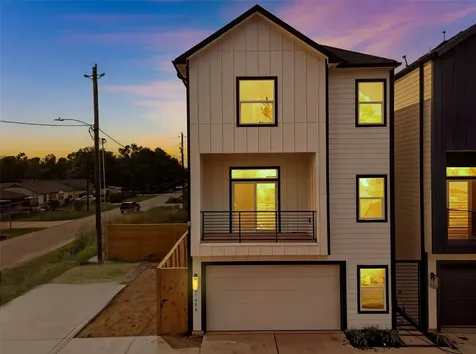 4749 Wilmington Street C Houston TX 77033