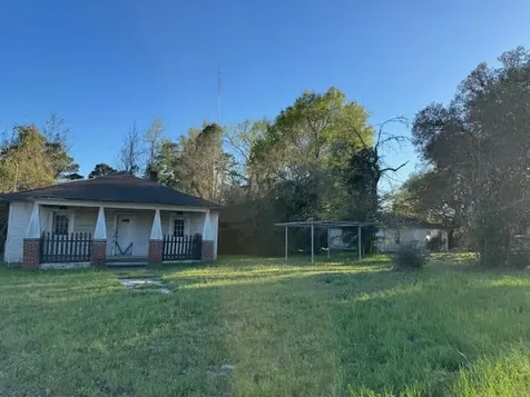 3117, 3115, 3107 Montgomery Road Huntsville TX 77340