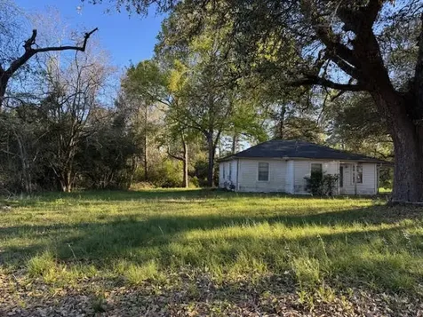 3117, 3115, 3107 Montgomery Road Huntsville TX 77340