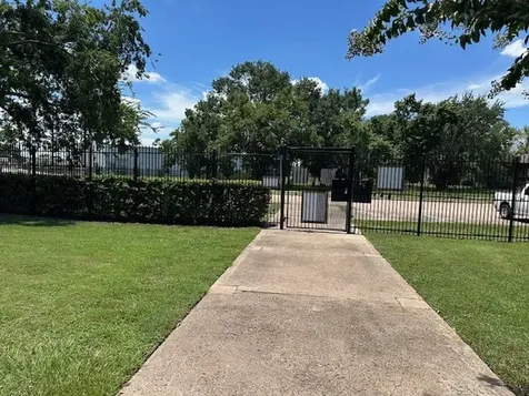 5662 Birchmont Drive A Houston TX 77091