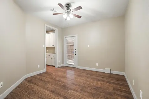 1605 W 14th Street Houston TX 77008