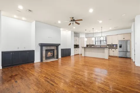 1605 W 14th Street Houston TX 77008