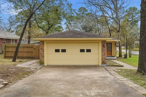 20 Moon Valley Court Conroe TX 77304