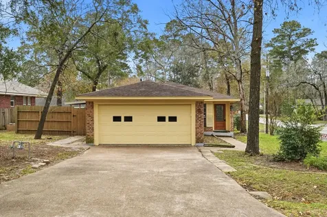 20 Moon Valley Court Conroe TX 77304