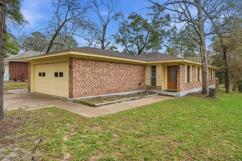 20 Moon Valley Court Conroe TX 77304