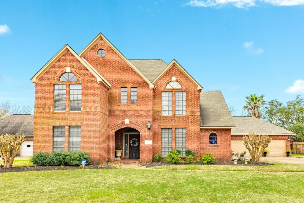 704 Walnut Street Lake Jackson TX 77566