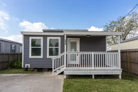 2830 Bay Oaks Harbor Drive Baytown TX 77523