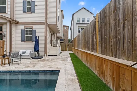 1621 W 23rd Street B Houston TX 77008