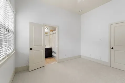 1621 W 23rd Street B Houston TX 77008