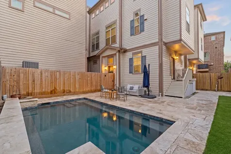 1621 W 23rd Street B Houston TX 77008