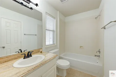 1322 Cohn Street Houston TX 77007