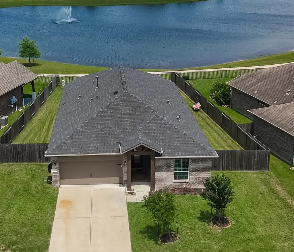 4519 Crescent Lake Circle Baytown TX 77521
