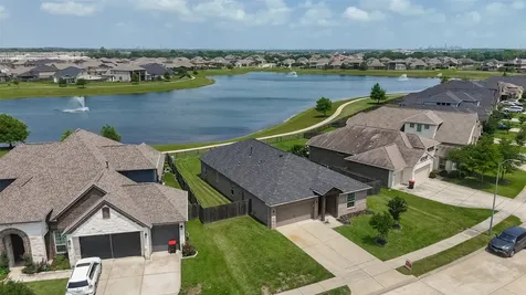 4519 Crescent Lake Circle Baytown TX 77521