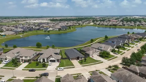 4519 Crescent Lake Circle Baytown TX 77521