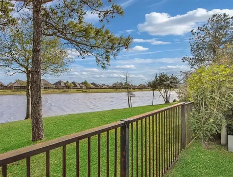 1995 Biscayne Lake Drive Pearland TX 77584