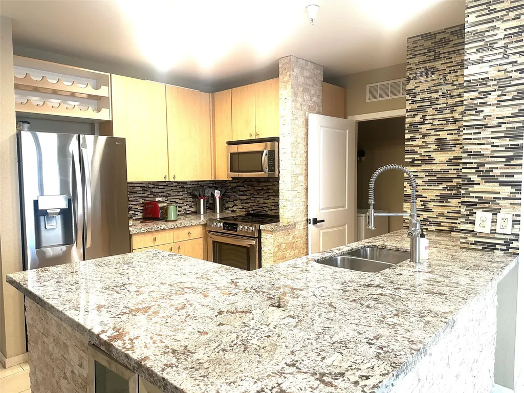 3505 Sage Road 406 Houston TX 77056