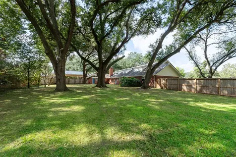 1426 Park Lane Wharton TX 77488