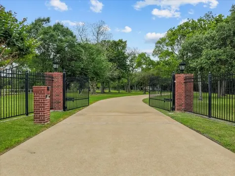 1252 Briar Creek Drive Friendswood TX 77546