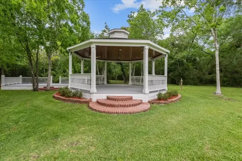 1252 Briar Creek Drive Friendswood TX 77546
