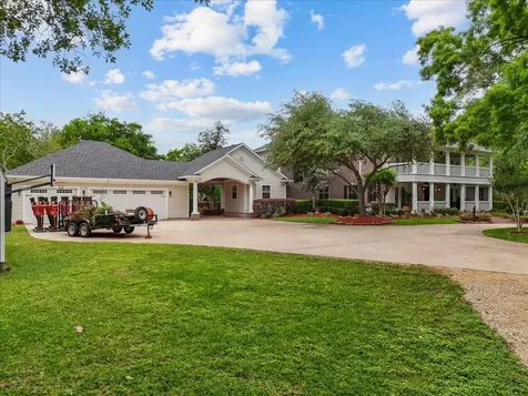 1252 Briar Creek Drive Friendswood TX 77546