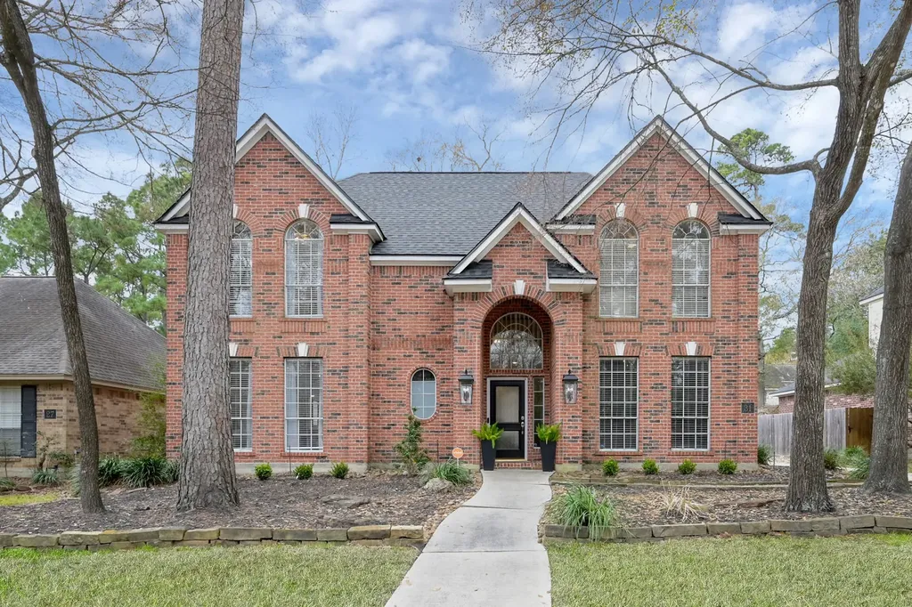 31 E Amberglow Circle The Woodlands TX 77381